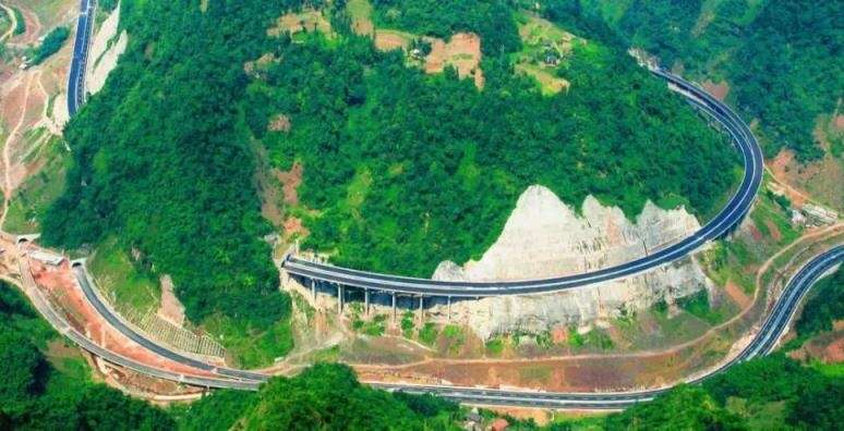 這條云南最美公路，適合自駕，現在還免費