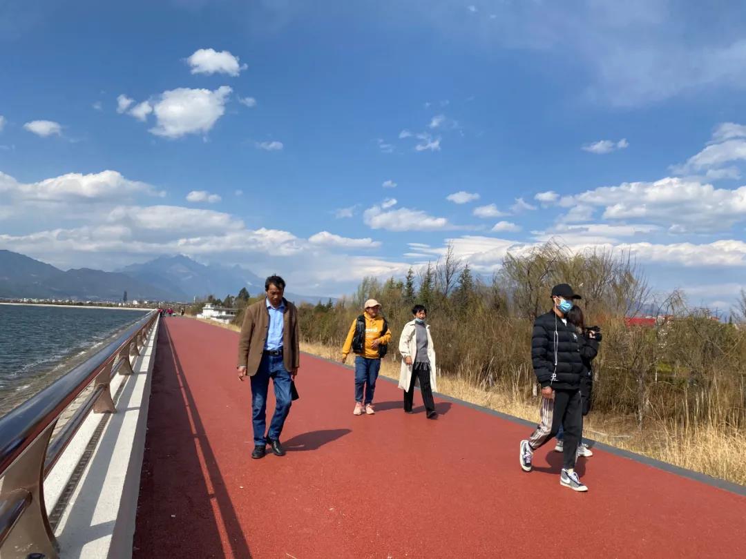 麗江這里環海而建的長廊，你不來看看？