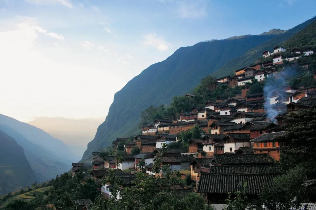 麗江石頭城，巖石上的棲居