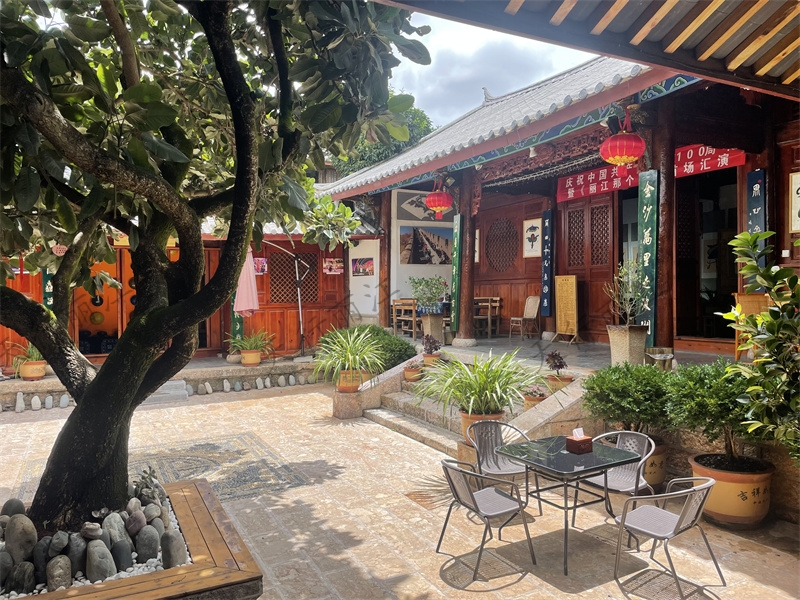 麗江古城接風樓開館暨麗江民族文化傳習院掛牌儀式在獅子山接風樓舉行