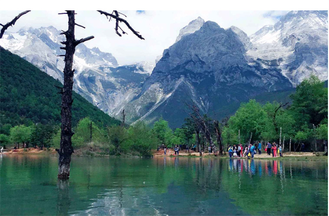 美在麗江---云龍雪山下美麗的藍月谷  麗江旅游景區歡迎你