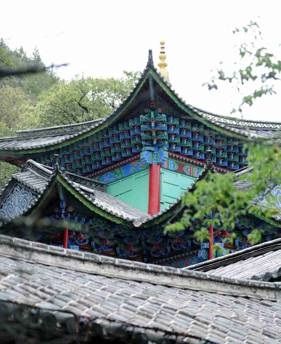 霞客碧海游，暮志麗江情